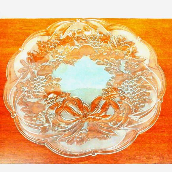 KIG Indonesia Fruitella Fruit Plate 15" Embossed Round Christmas Holiday Platter - Picture 3 of 7